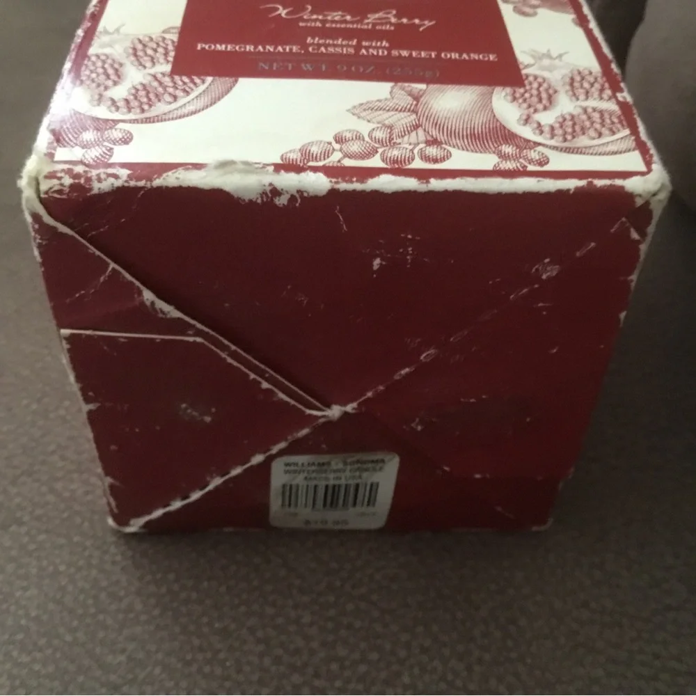NEW Williams Sonoma 9oz Winter Berry Candle Red Pomegranate & Orange Cassis
